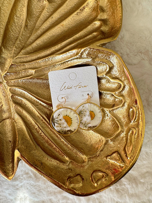 Daisy State Of Mind Flower Resin Earrings