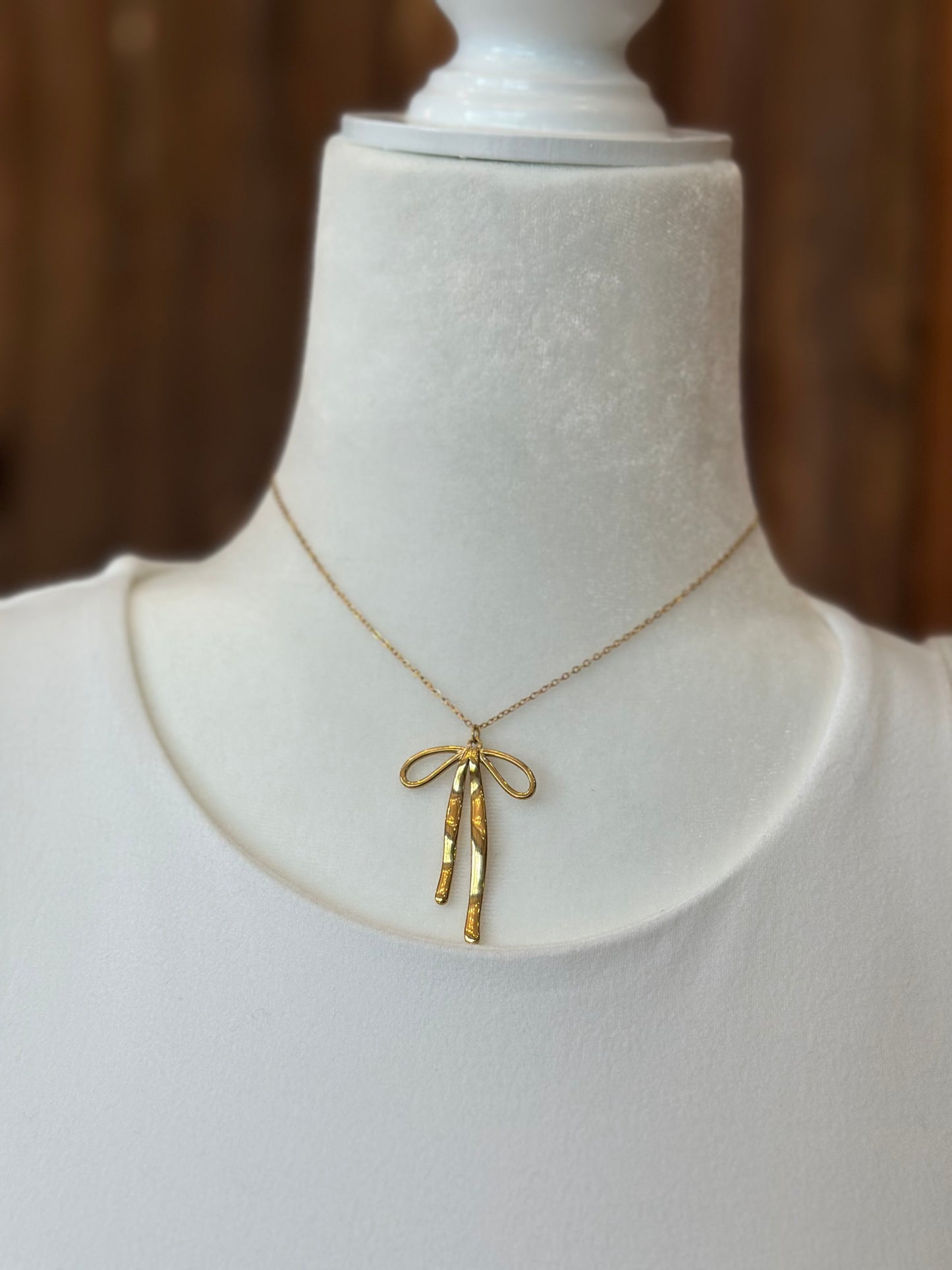 The Darling Bow Necklace